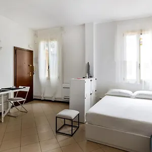 https://white-leaves-studio-by-wonderful-italy.emilia-romagnahotels.net